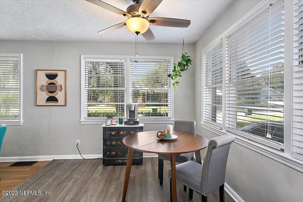 1485 Birmingham Road Jacksonville, FL 32207 - Photo 5 of 25 05-Dining Area