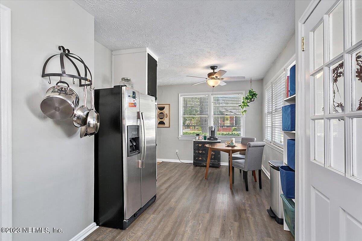 1485 Birmingham Road Jacksonville, FL 32207 - Photo 7 of 25 07-Kitchen