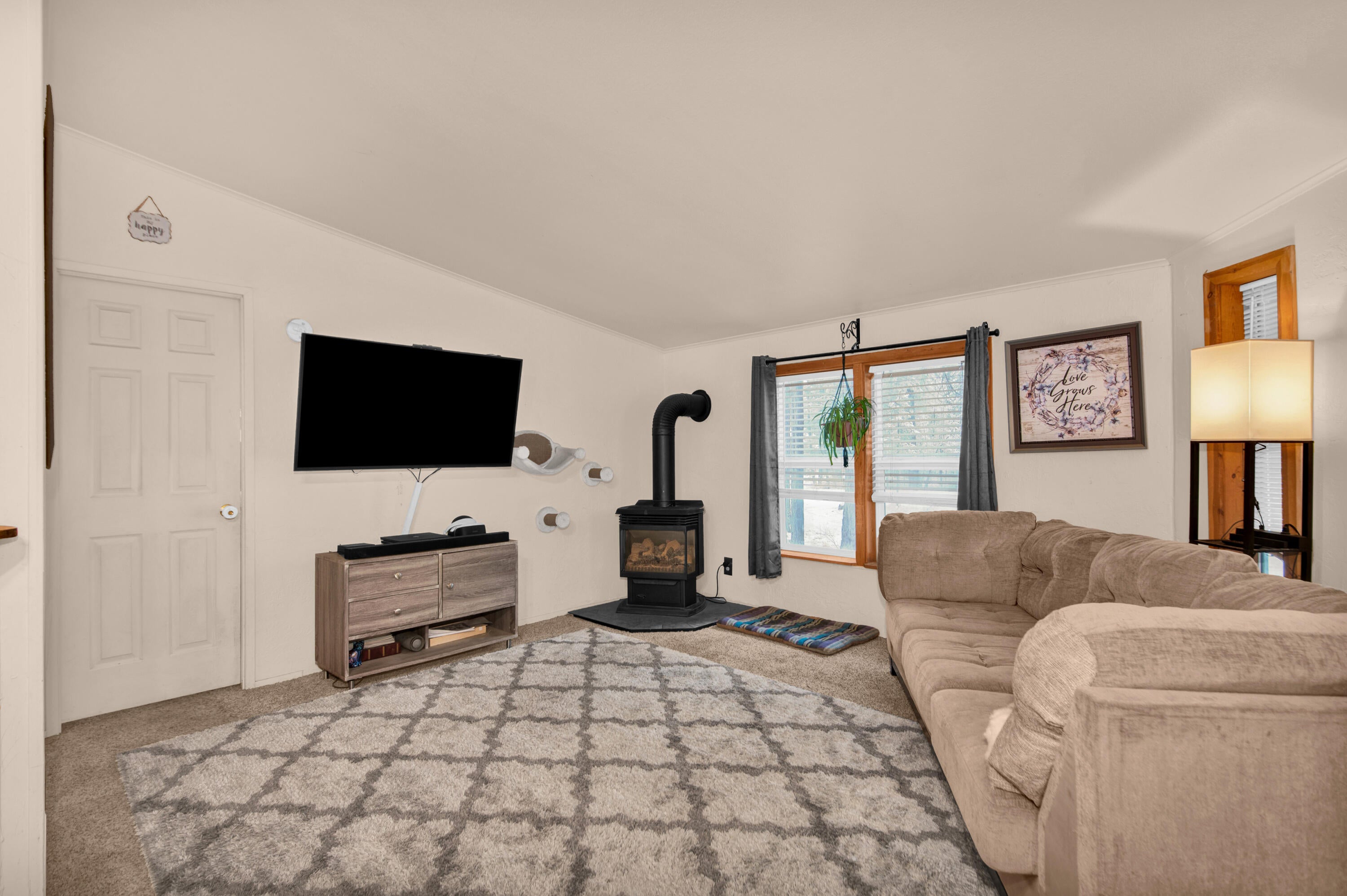 16968 Jacinto Road Bend, OR 97707 - Photo 8 of 40 16968JacintoRd-8