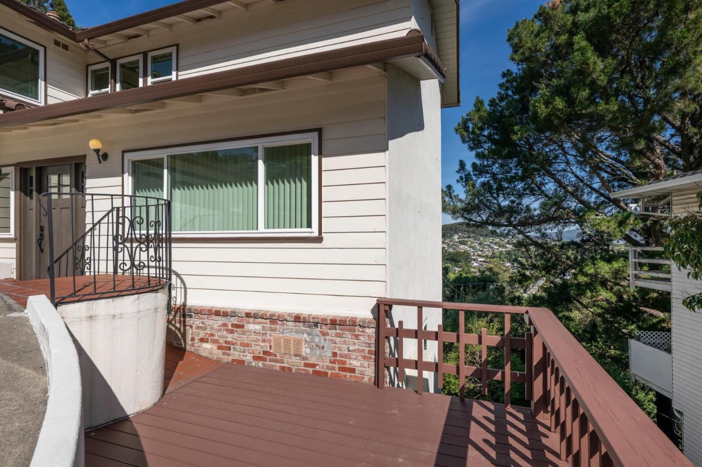 1255 Tuolumne Road Millbrae, CA 94030 - Photo 4 of 42 a balcony view with a seating space