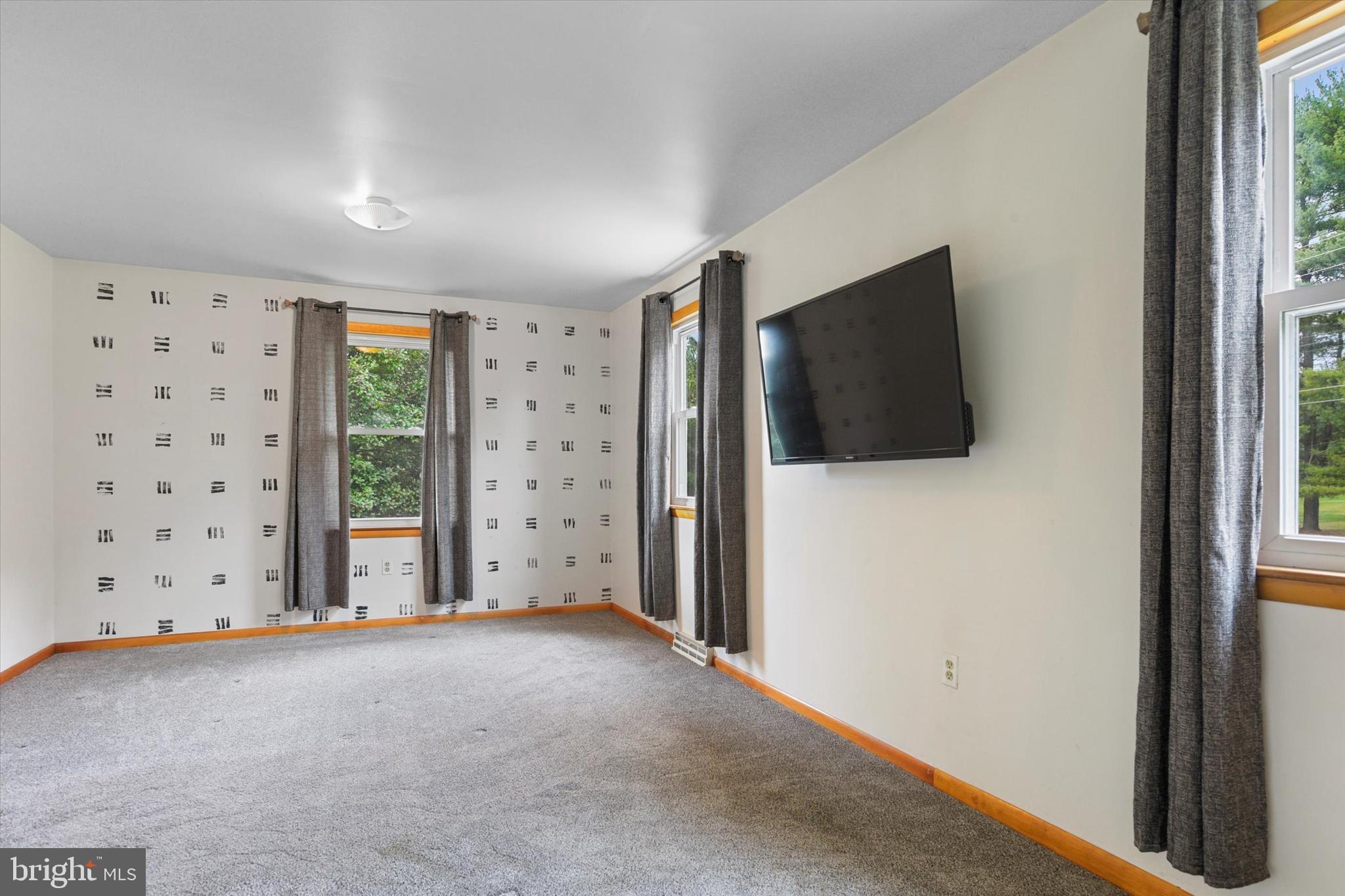 2919 Bird View Road Westminster, MD 21157 - Photo 15 of 26