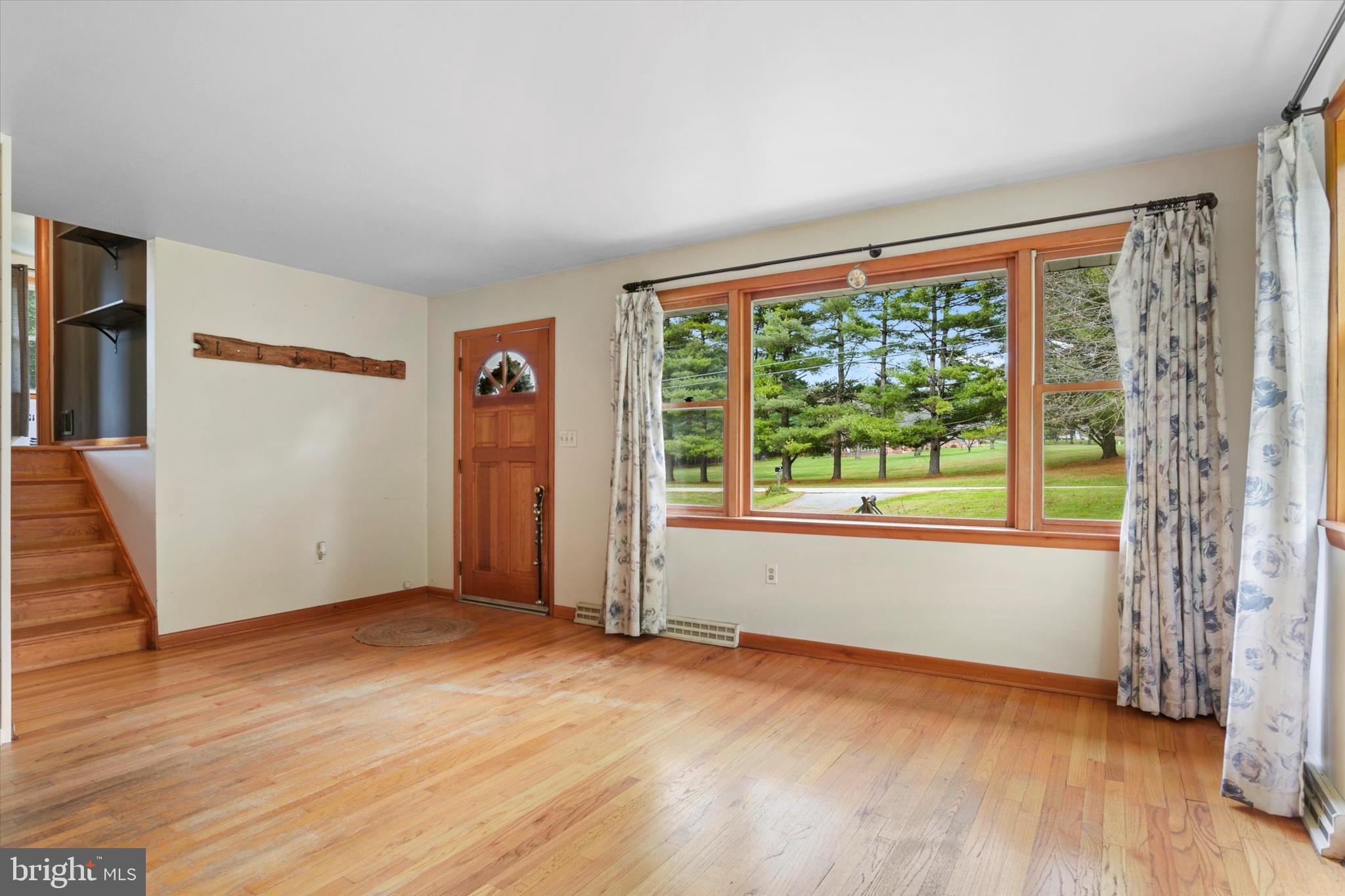 2919 Bird View Road Westminster, MD 21157 - Photo 5 of 26