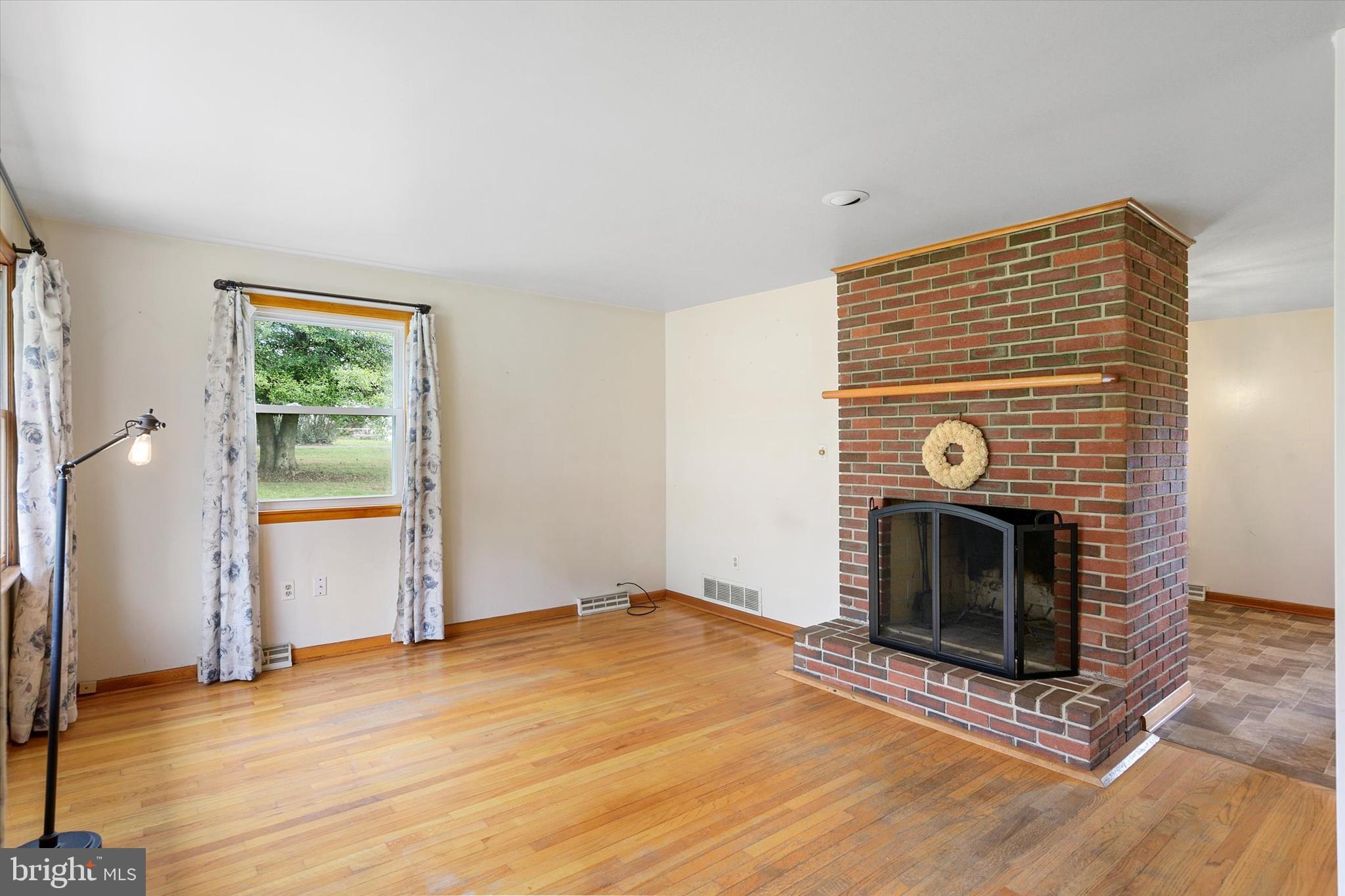 2919 Bird View Road Westminster, MD 21157 - Photo 6 of 26