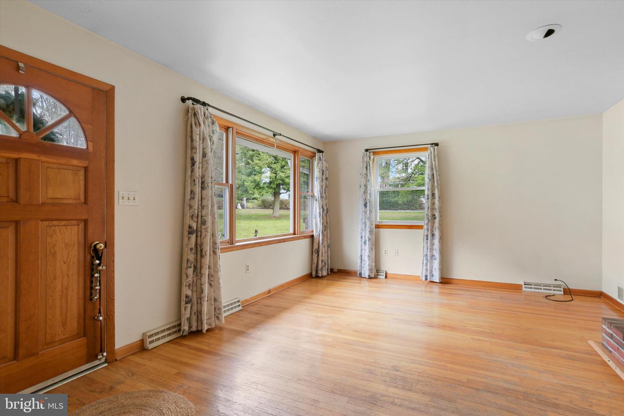 2919 Bird View Road Westminster, MD 21157 - Photo 7 of 26