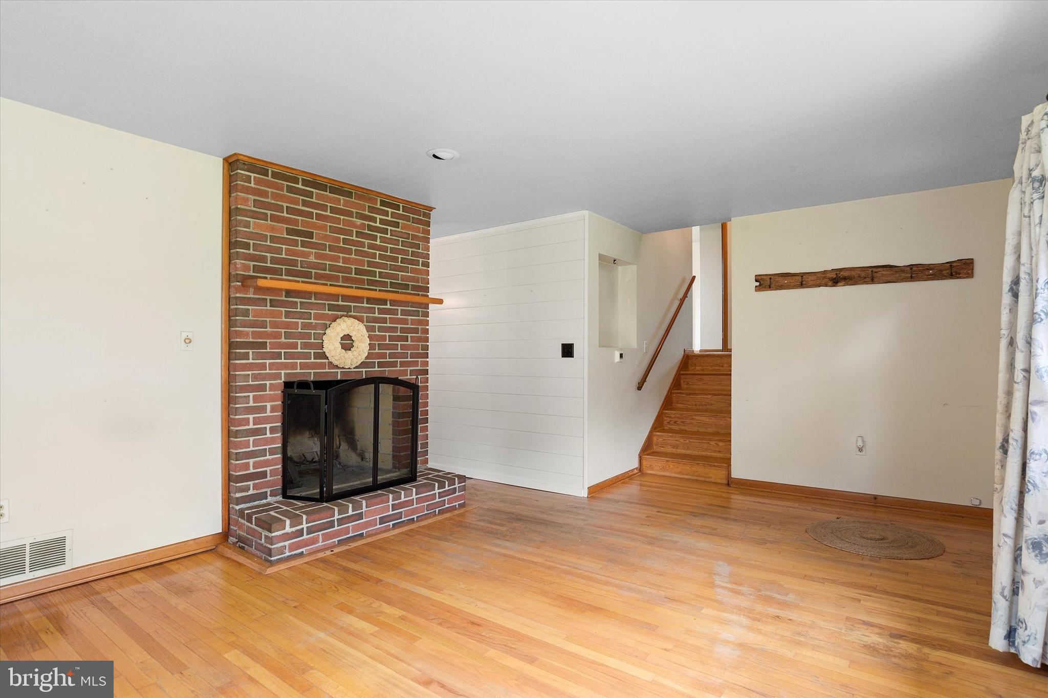 2919 Bird View Road Westminster, MD 21157 - Photo 8 of 26