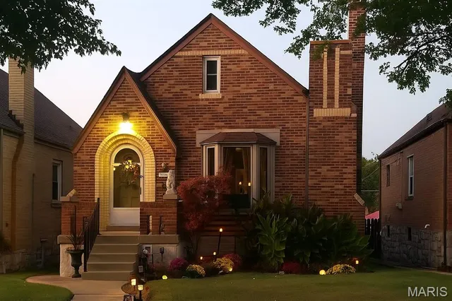 $299,000 | 5743 Mardel Avenue, St. Louis, MO 63109