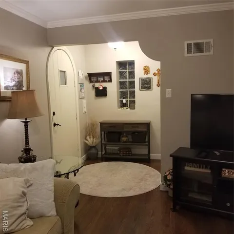 $299,000 | 5743 Mardel Avenue, St. Louis, MO 63109