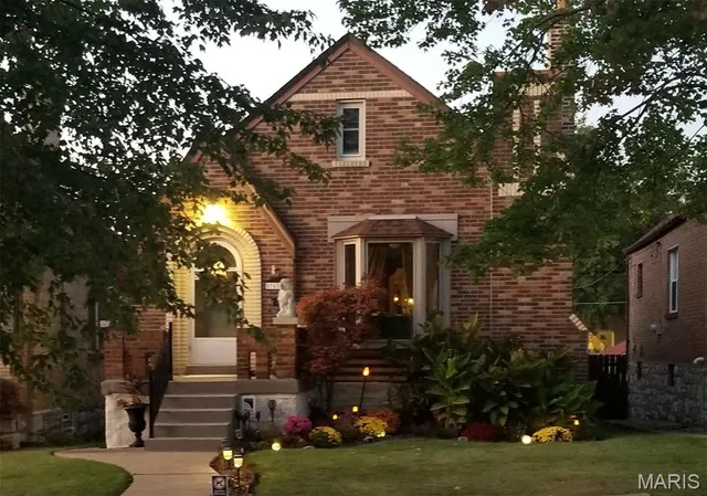 $299,000 | 5743 Mardel Avenue, St. Louis, MO 63109