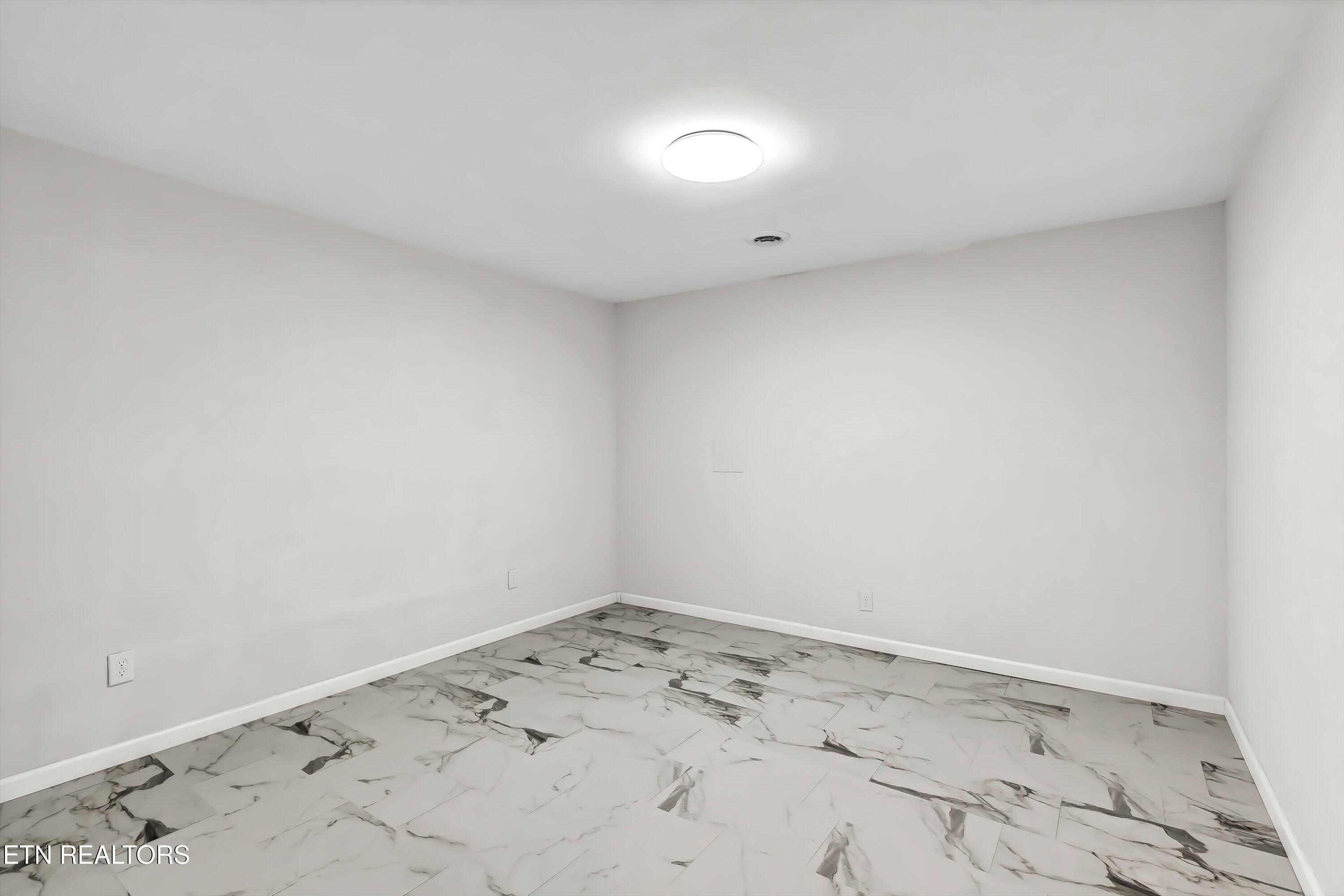 2436 Chukar Road Knoxville, TN 37923 - Photo 31 of 34 Flexroom