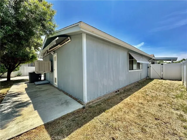 a front view of house with yard