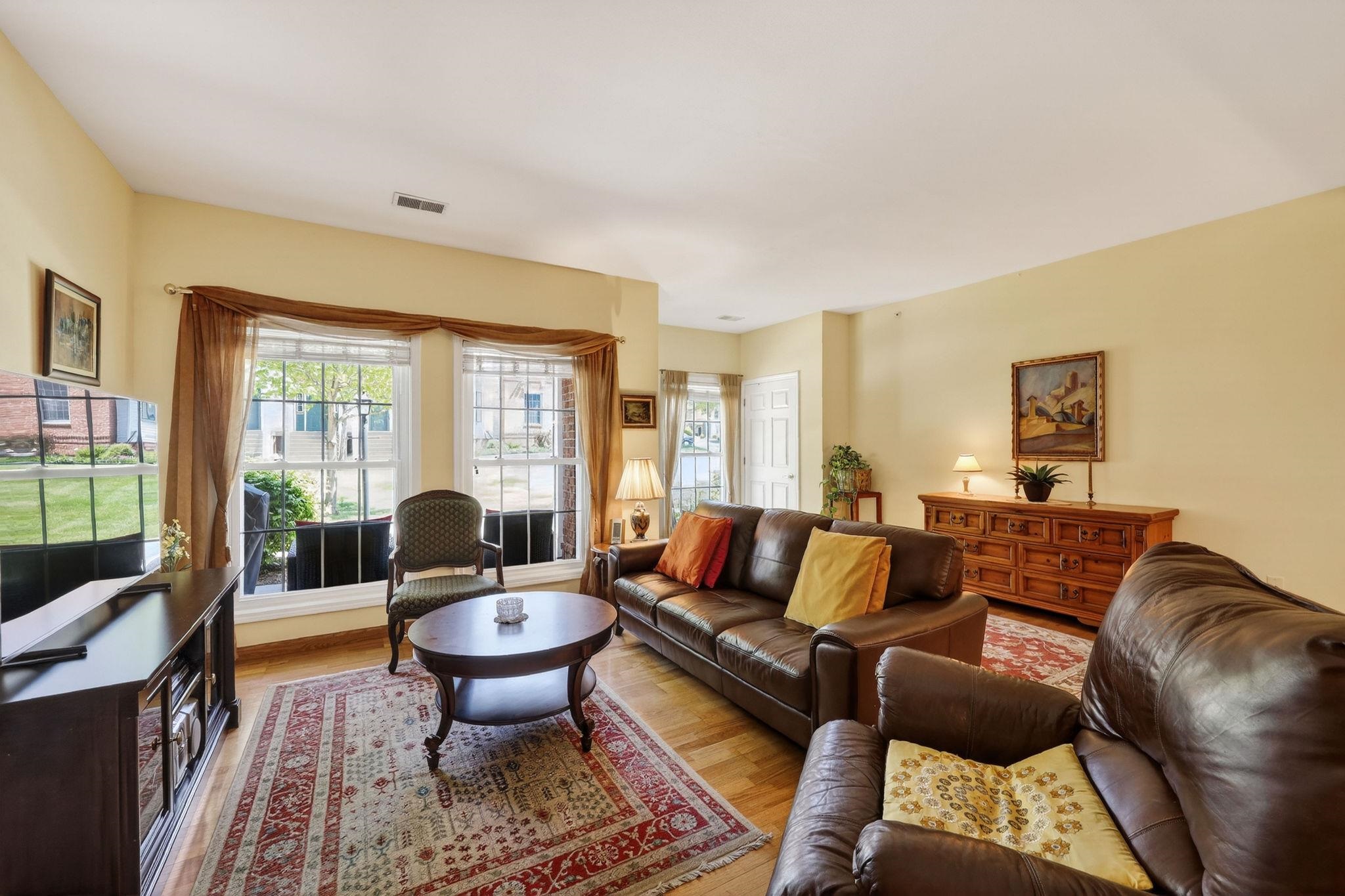 6043 Cottontail Madison, WI 53718 - Photo 4 of 56