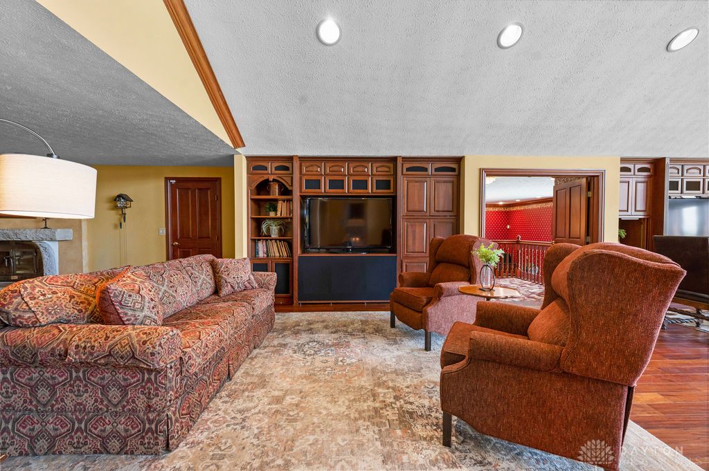751 Old Springfield Road Vandalia, OH 45377 - Photo 9 of 89