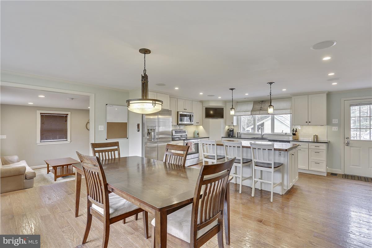 6934 Warfield Road Gaithersburg, MD 20882 - Photo 2 of 30 Interior (General)