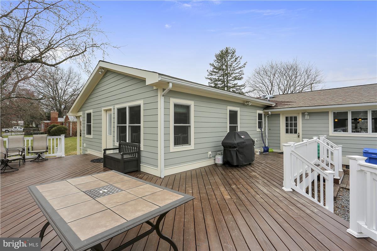 6934 Warfield Road Gaithersburg, MD 20882 - Photo 27 of 30 Exterior (Rear)