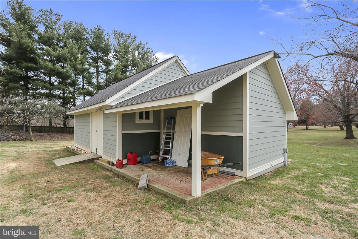 6934 Warfield Road Gaithersburg, MD 20882 - Photo 30 of 30 24' x 17' shed for storage or contracting work