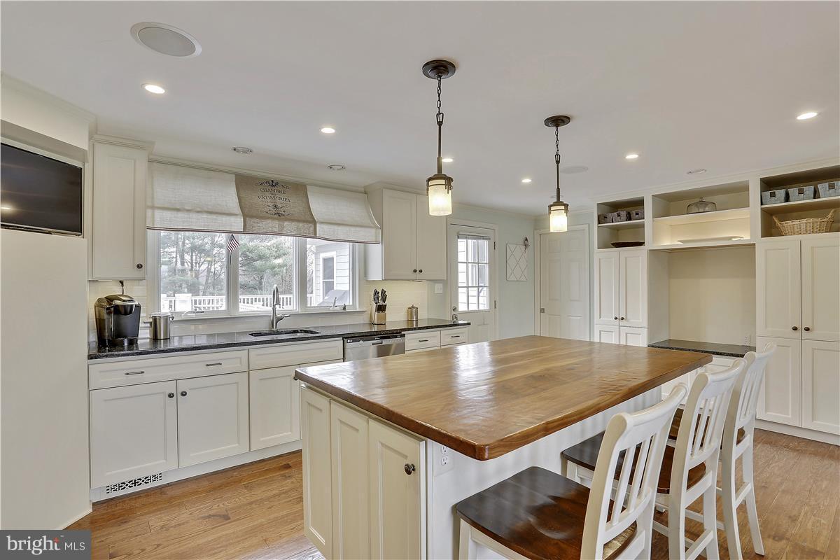 6934 Warfield Road Gaithersburg, MD 20882 - Photo 4 of 30 Kitchen