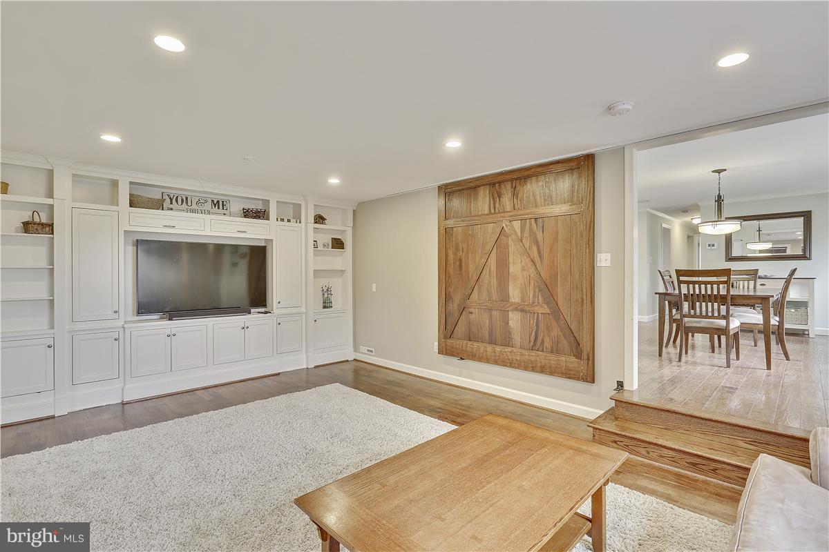 6934 Warfield Road Gaithersburg, MD 20882 - Photo 10 of 30 Family Room