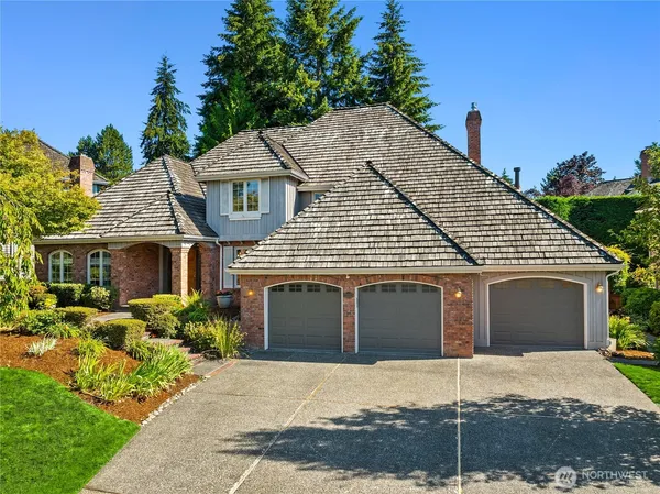 $1,920,000 | 22525 Southeast 46th Place, Sammamish, WA 98075