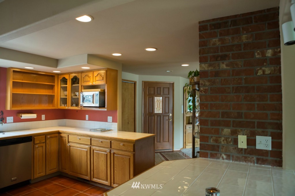 126 Spader Bay Road Chelan, WA 98816 - Photo 12 of 19 Gallery Image 12