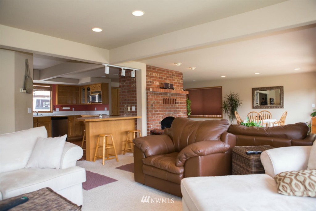 126 Spader Bay Road Chelan, WA 98816 - Photo 13 of 19 Gallery Image 13