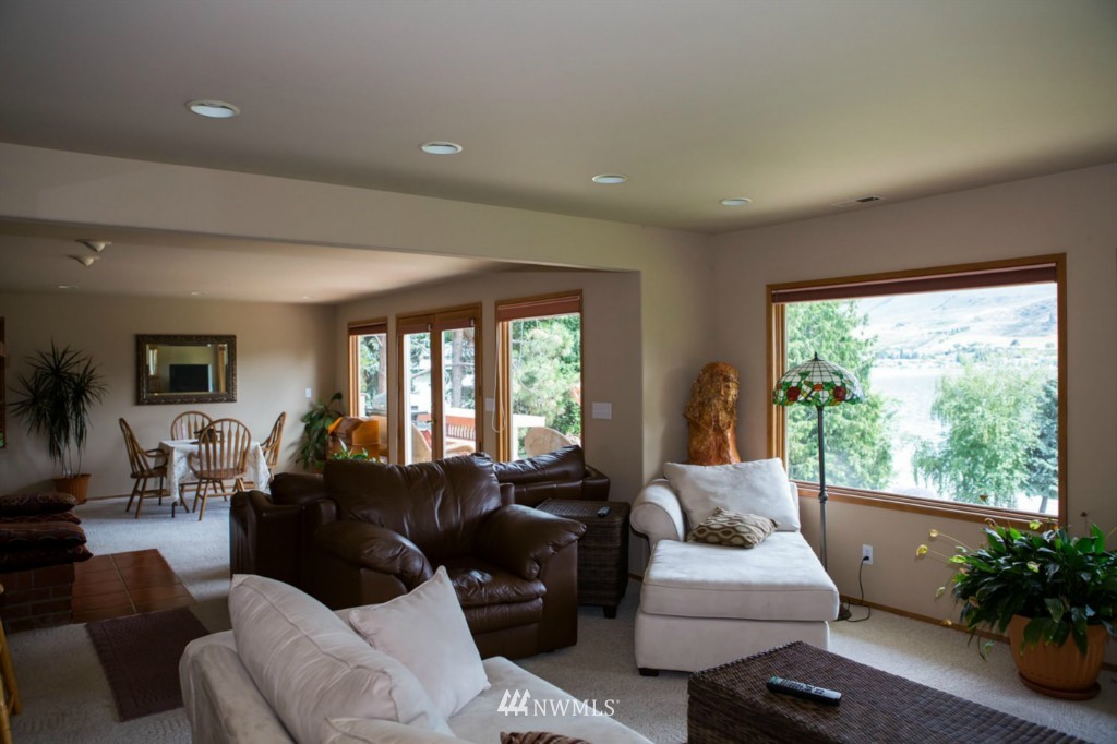 126 Spader Bay Road Chelan, WA 98816 - Photo 14 of 19 Gallery Image 14