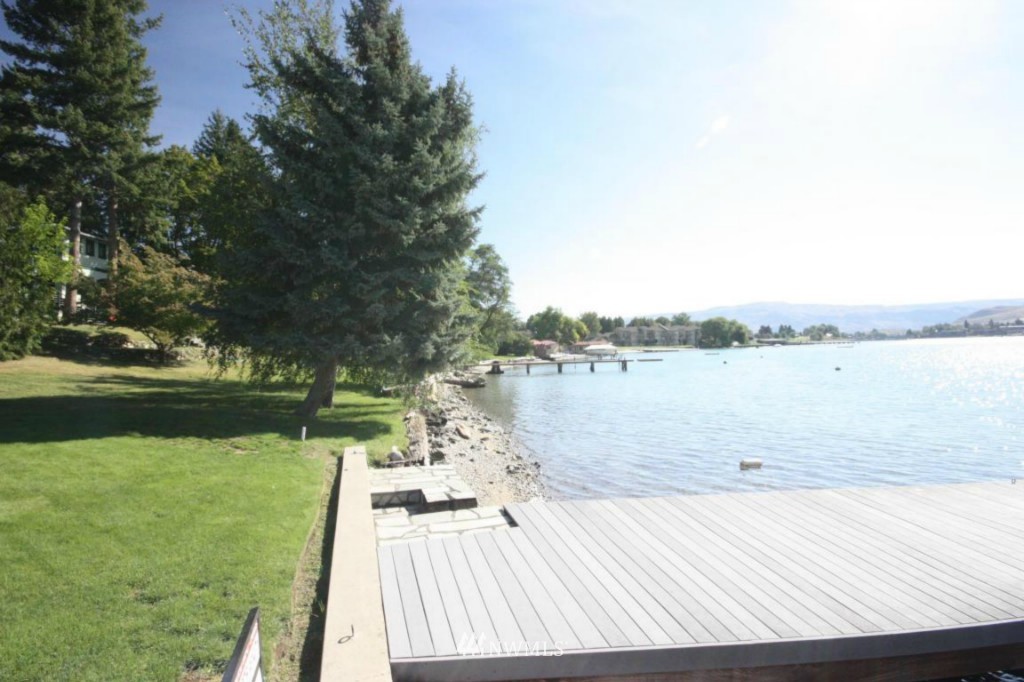 126 Spader Bay Road Chelan, WA 98816 - Photo 4 of 19 Gallery Image 4
