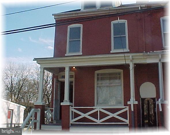 906 Grofftown Road Lancaster, PA 17602 - Photo 1 of 7 Gallery Image 1