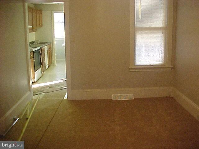 906 Grofftown Road Lancaster, PA 17602 - Photo 3 of 7 Gallery Image 3