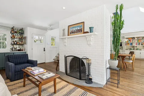 $1,950,000 | 9 Wallace Lane, Brookhaven, NY 11719