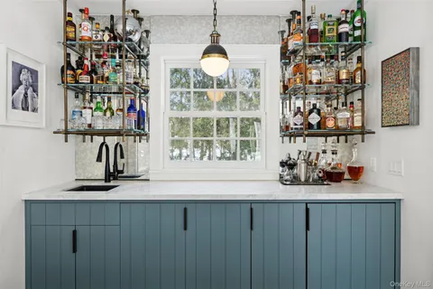 $1,950,000 | 9 Wallace Lane, Brookhaven, NY 11719