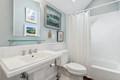 $1,950,000 | 9 Wallace Lane, Brookhaven, NY 11719