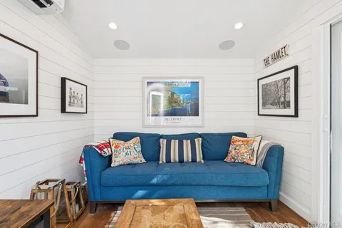 $1,950,000 | 9 Wallace Lane, Brookhaven, NY 11719