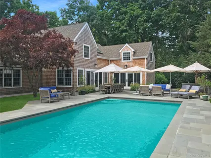 $1,950,000 | 9 Wallace Lane, Brookhaven, NY 11719