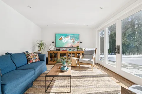 $1,950,000 | 9 Wallace Lane, Brookhaven, NY 11719