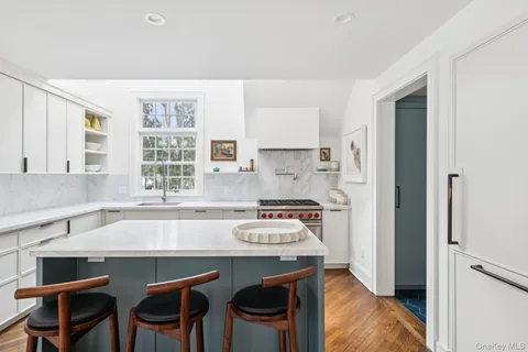 $1,950,000 | 9 Wallace Lane, Brookhaven, NY 11719