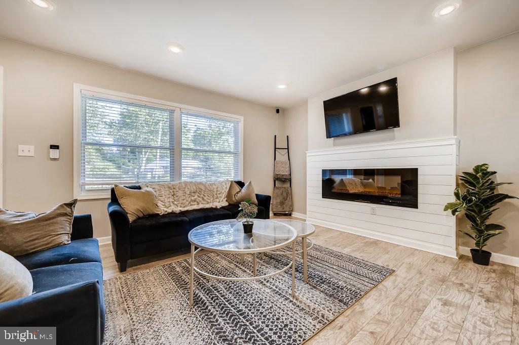 8701 Edgefield Road Baltimore, MD 21234 - Photo 2 of 27 Gallery Image 2