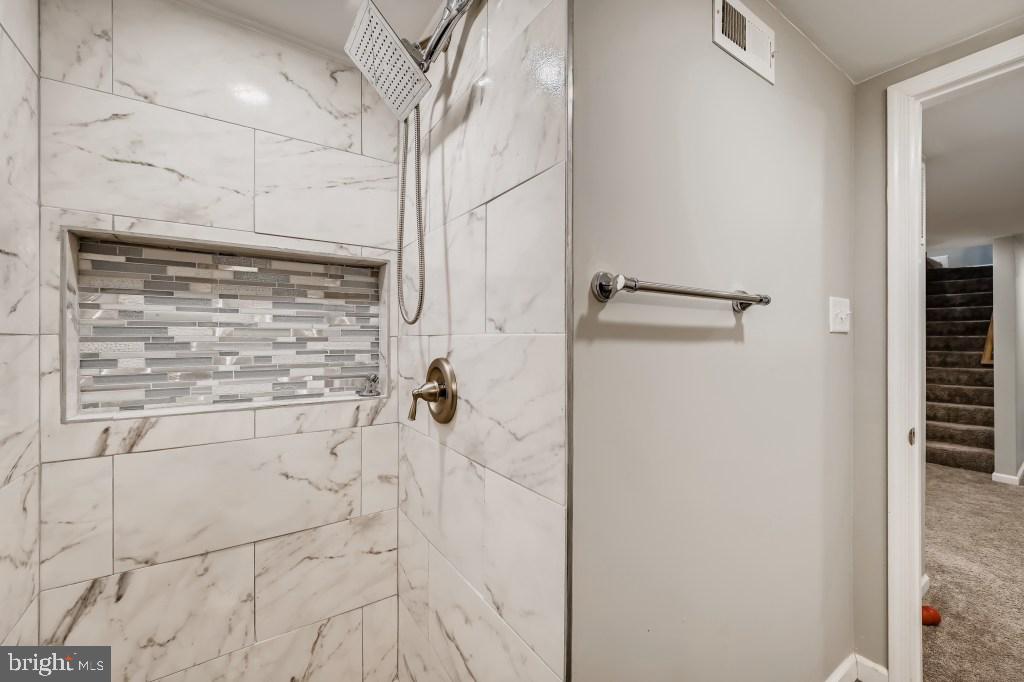 8701 Edgefield Road Baltimore, MD 21234 - Photo 17 of 27 Gallery Image 17