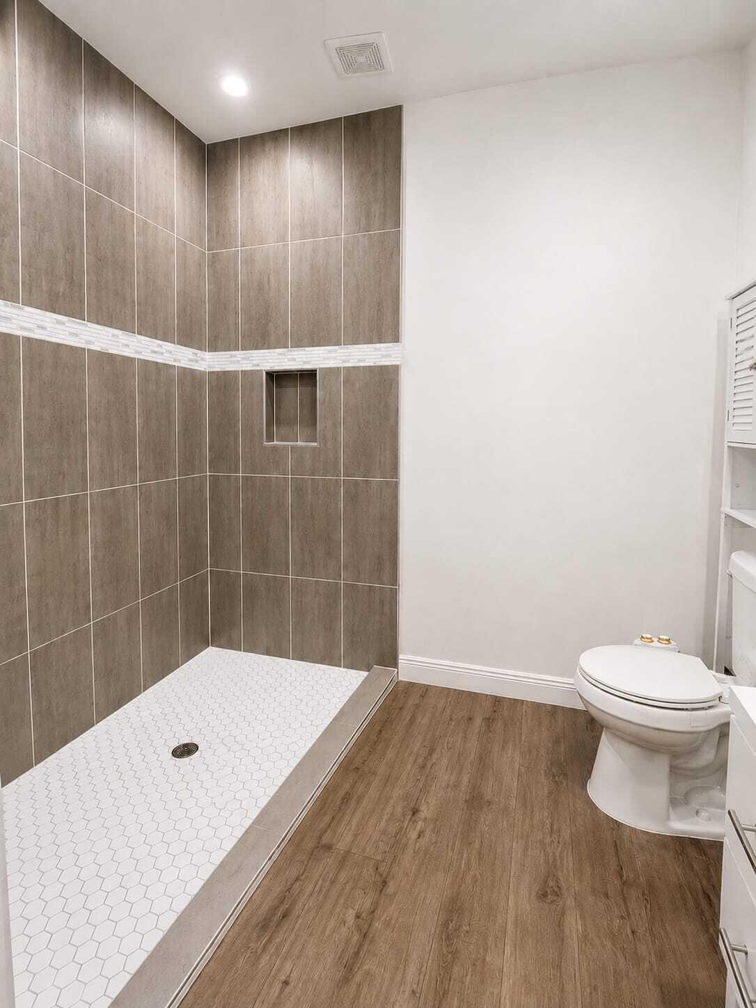 1224 Jupiter Loop LaBelle, FL 33935 - Photo 10 of 14 Bathroom