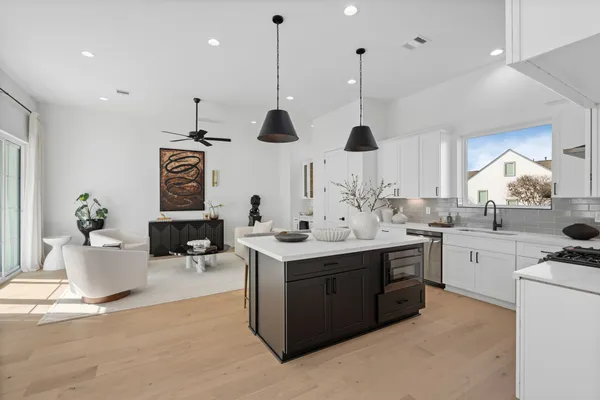 $4,300 | 8706 Ojeman Crk Lane, Houston, TX 77055