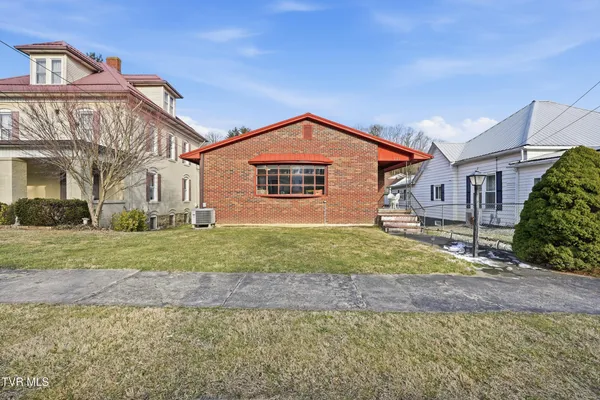 $238,000 | 128 10th Street Northwest, Norton, VA 24273