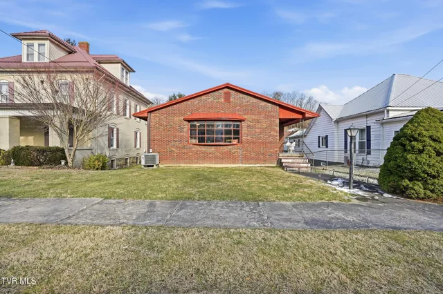 $238,000 | 128 10th Street Northwest, Norton, VA 24273