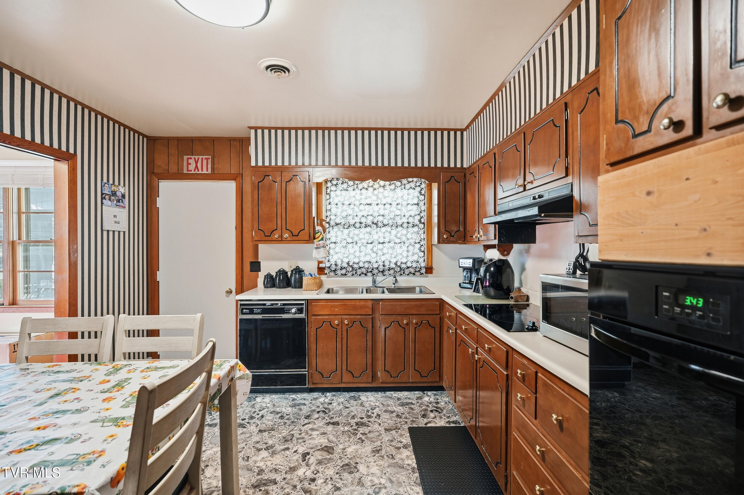 128 10th Street Northwest Norton, VA 24273 - Photo 11 of 44 10_128 10th st -29