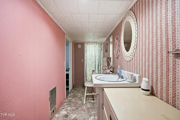 $229,000 | 128 10th Street Northwest, Norton, VA 24273