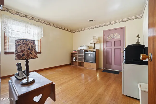 $229,000 | 128 10th Street Northwest, Norton, VA 24273