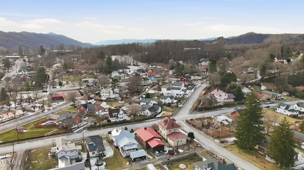 $229,000 | 128 10th Street Northwest, Norton, VA 24273