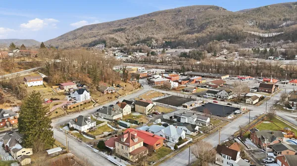 $229,000 | 128 10th Street Northwest, Norton, VA 24273