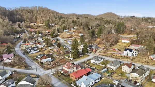 $229,000 | 128 10th Street Northwest, Norton, VA 24273