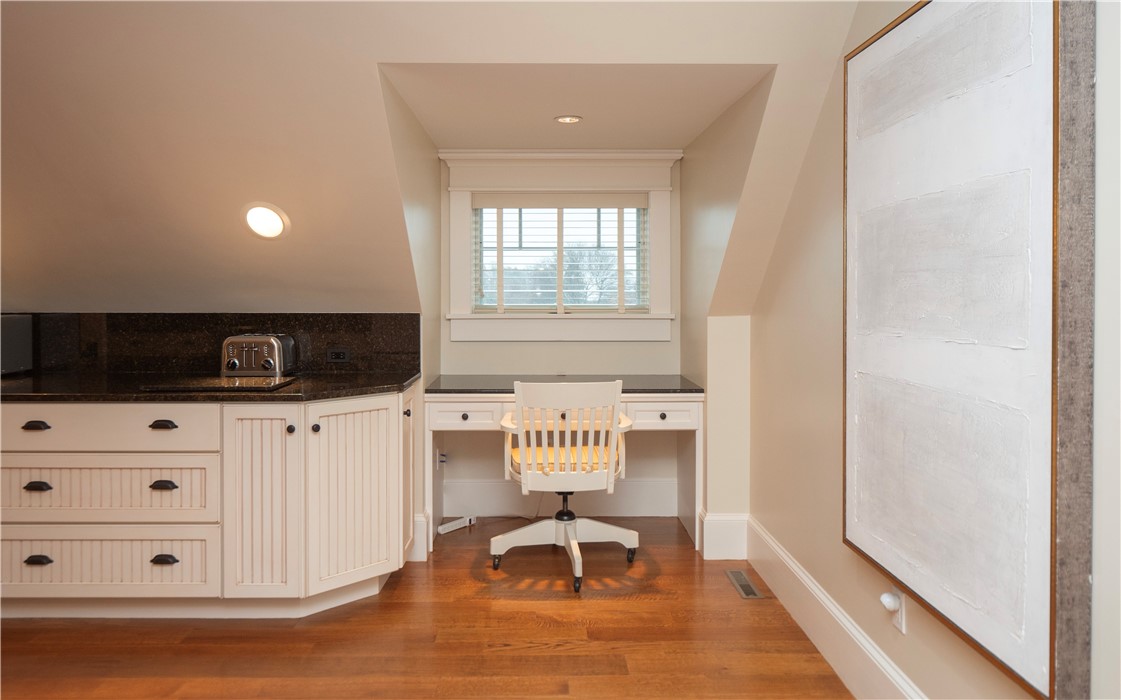 58 Ridge Road Newport, RI 02840 - Photo 24 of 47