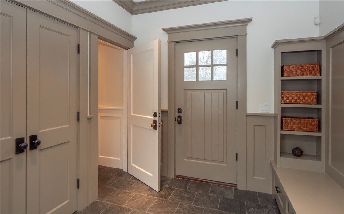 58 Ridge Road Newport, RI 02840 - Photo 3 of 47