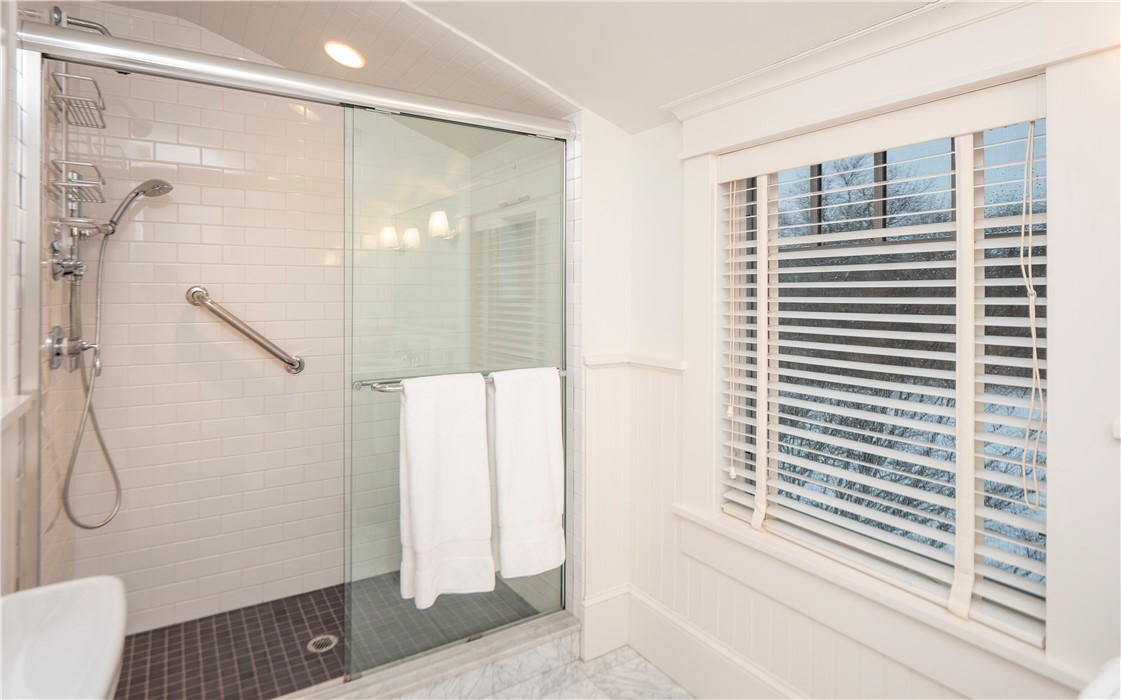 58 Ridge Road Newport, RI 02840 - Photo 31 of 47